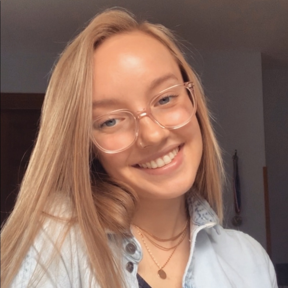 Meet your Posher, Abigail